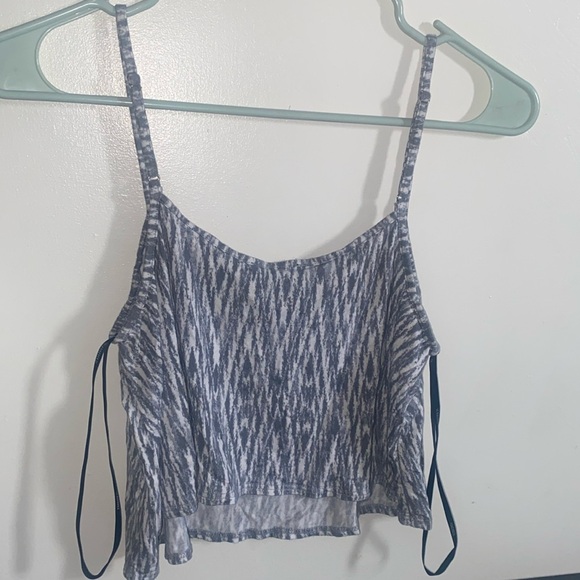 Small Crop Top - Picture 2 of 4